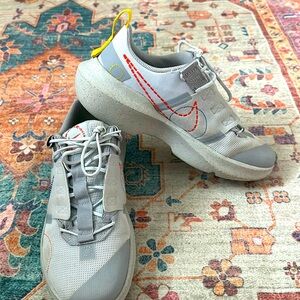 Nike shoes size Youth 6 or Women's 7.5! Great condition! Barely worn.